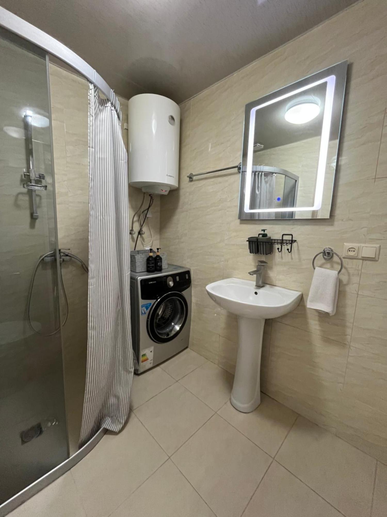 Апартаменты Sea Towers Lux 17-05 Батуми Экстерьер фото